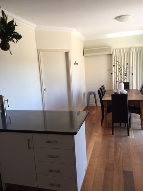 Salt Air On Lochard Place Apartment Уорнъмбул Екстериор снимка